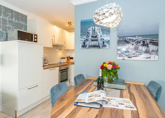 Carmen Sylva, App 28 *